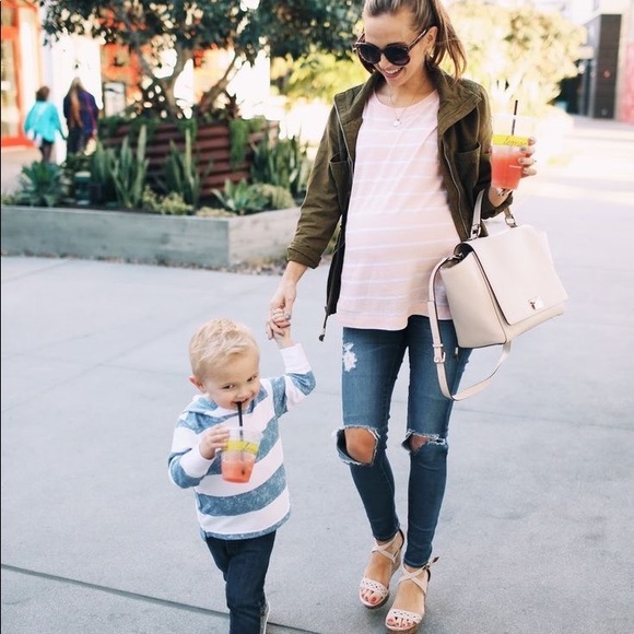 MATERNITY FRIENDLY MYSTERY BOX & 1 BABY OUTFIT - Picture 12 of 16